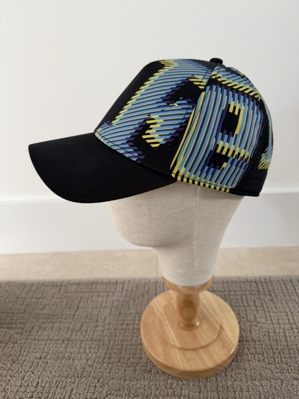 Ferrari Effelunga Logo Cap (Adjustable / One Size)